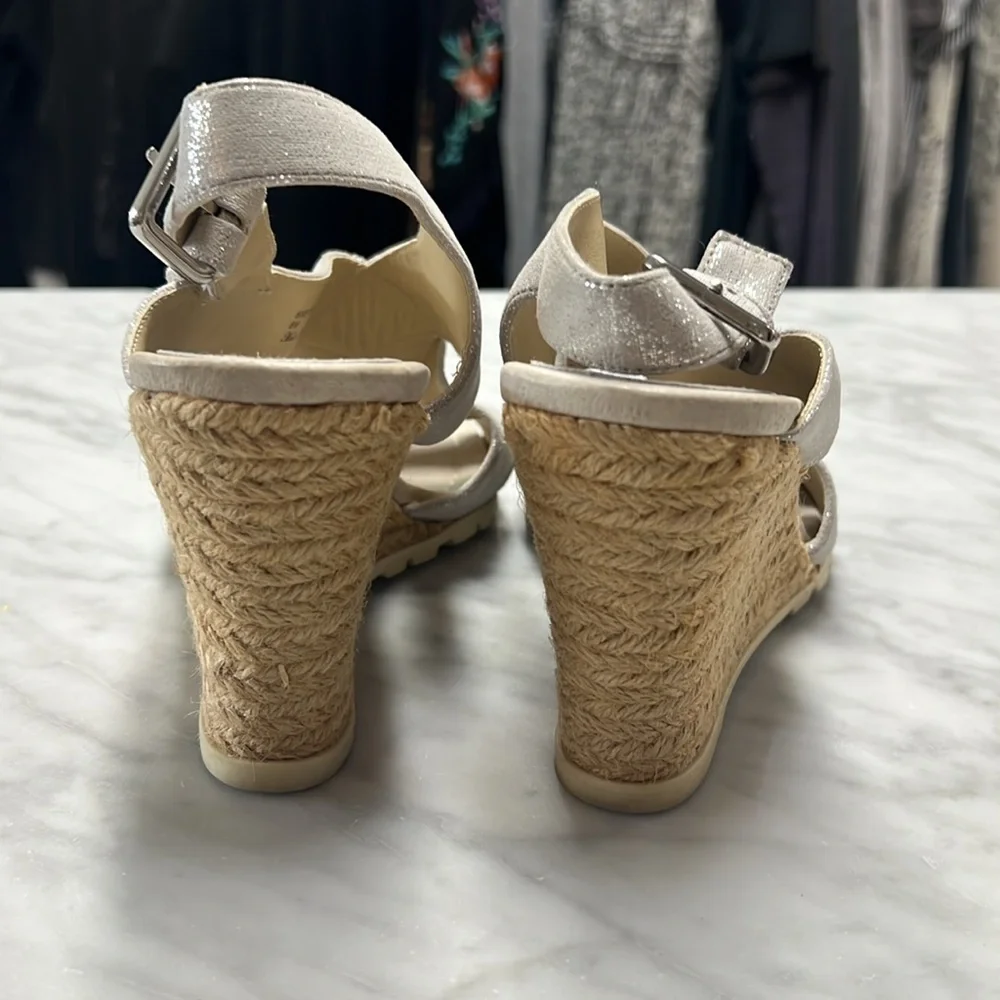 Donald J Pliner Brevos Silver Wedge Espadrilles Size 8